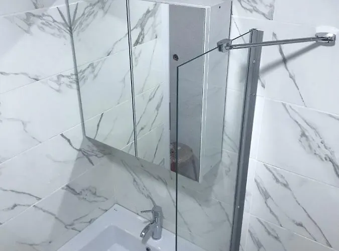 Rams Company Group 酒店 3*